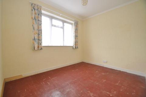 25 Willis Close, Epsom, KT18 7SS
