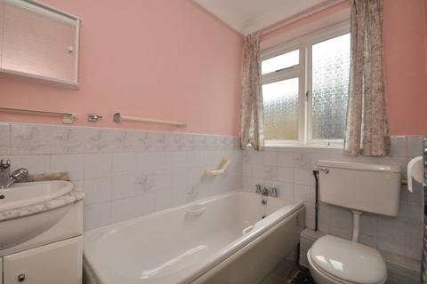 25 Willis Close, Epsom, KT18 7SS