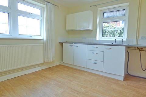 3 bedroom semi-detached house to rent, Bath Road, Silverdale, ST5