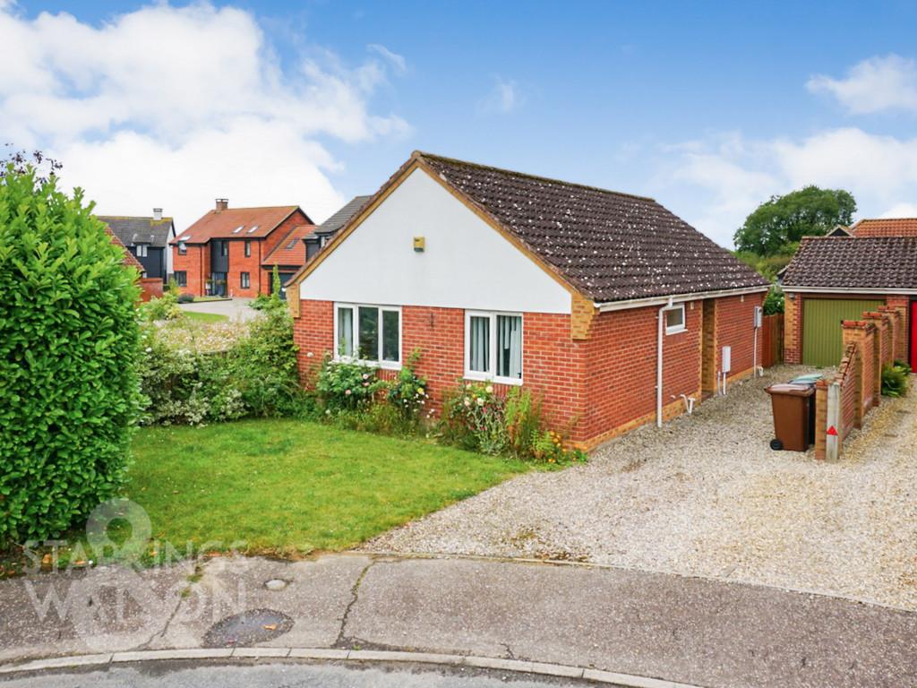 Ringwood Close, Little Melton, Norwich 2 bed detached bungalow £1,150