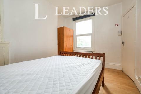 6 bedroom house share to rent, Balmoral Road, Northampton, NN2 6JZ