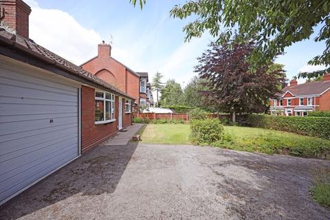 2 bedroom detached bungalow for sale, Keele Road, Newcastle
