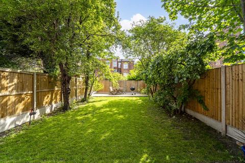 Flat B, 76 Rathcoole Gardens, London, N8 9PG
