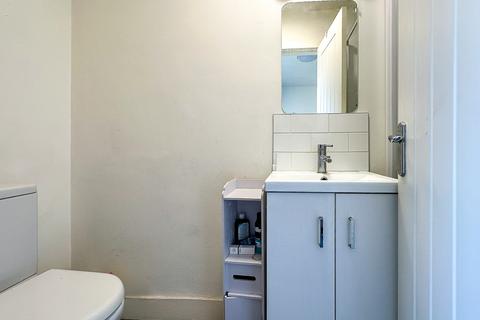 1 bedroom apartment to rent, Bateman Street, Second Floor CB2