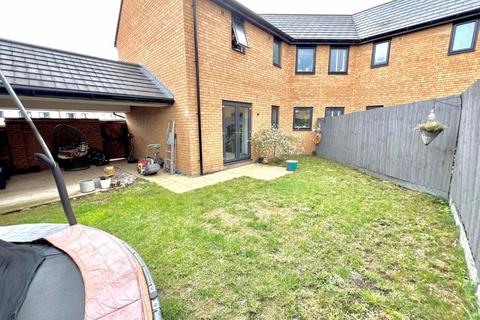 3 bedroom semi-detached house for sale, Centurion Way, Dunstable