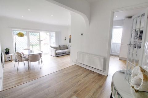 2 bedroom property to rent, The Glade, Enfield EN2