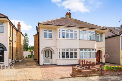 5 Hacton Drive, Hornchurch, RM12 6DL