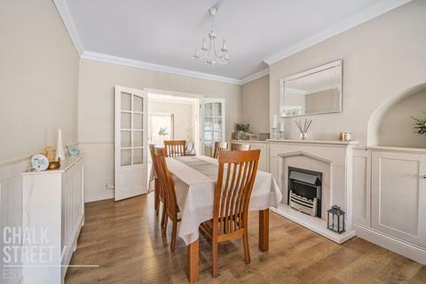 5 Hacton Drive, Hornchurch, RM12 6DL
