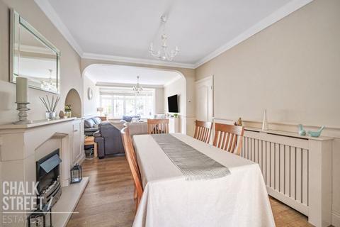 5 Hacton Drive, Hornchurch, RM12 6DL