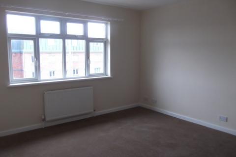 3 bedroom maisonette to rent, Farringdon House, St. Albans Road East AL10