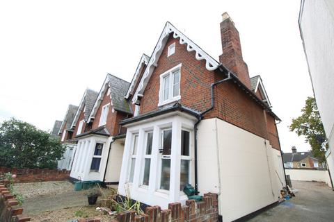 2 bedroom maisonette for sale, Military Road, Colchester