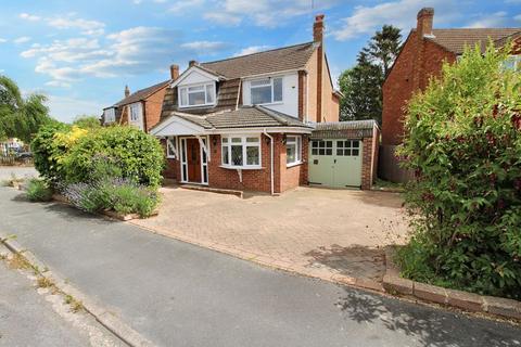 4 bedroom detached house for sale, Forge Close, Holmer Green HP15