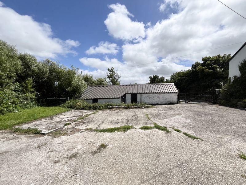 Detached barn