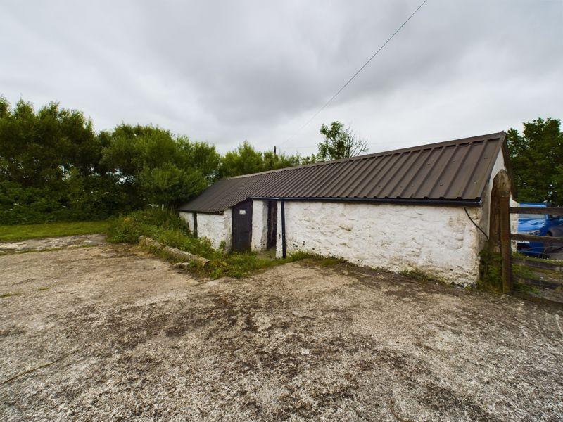Detached barn with