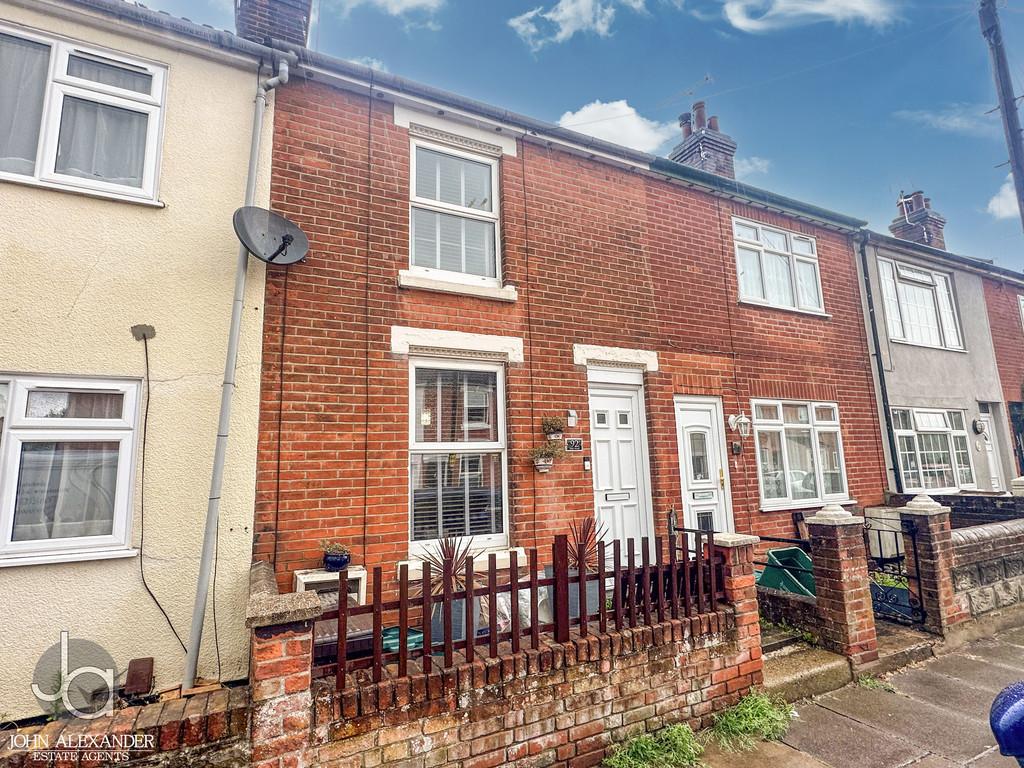 Lisle Road, Colchester 3 bed terraced house for sale £200,000