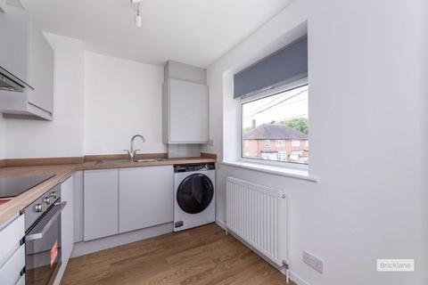 2 bedroom apartment to rent, Hatch Lane, Chingford