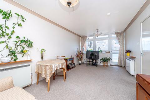 2 bedroom flat for sale, Forth View, Esplanade, Kirkcaldy