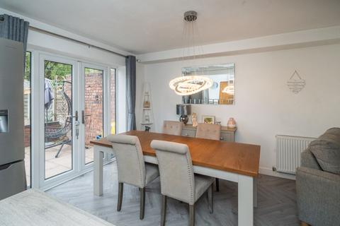 70 Brenton Road, Penn, Wolverhampton, WV4 5NX
