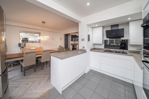 70 Brenton Road, Penn, Wolverhampton, WV4 5NX
