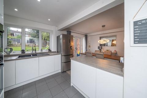 70 Brenton Road, Penn, Wolverhampton, WV4 5NX