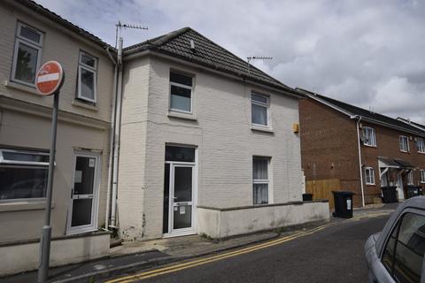 2 bedroom house to rent, Windham Road, ,