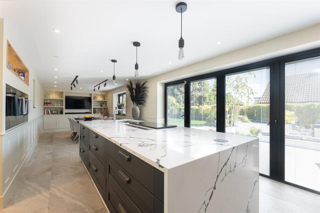 Kitchen/Dining Area