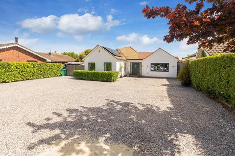 3 bedroom detached bungalow for sale, London Road, Sevenoaks, Kent