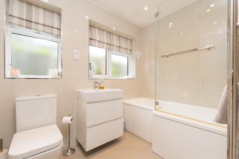 10 Hillside, Farningham, Dartford, DA4 0DD