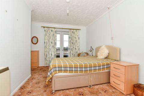 1 bedroom flat for sale, Pier Avenue, Herne Bay, Kent