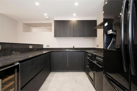 2 bedroom detached house to rent, Lyndhurst Road, Belsize Park, London, NW3