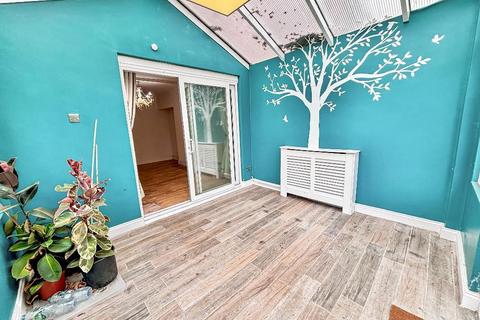 54 Edgecoombe, South Croydon, CR2 8AB