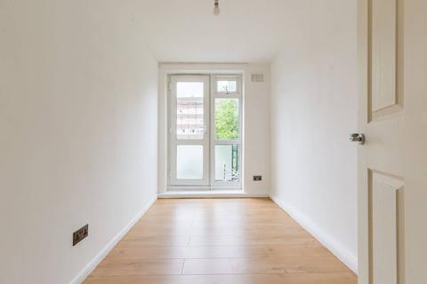 3 bedroom flat for sale, London E3