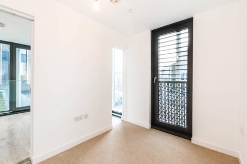 Studio to rent, Great Eastern Road, Stratford, London, E15