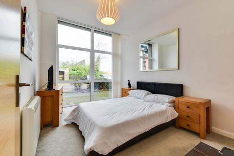 4, Avebury House Bentham Close, Swindon, SN5 7FS