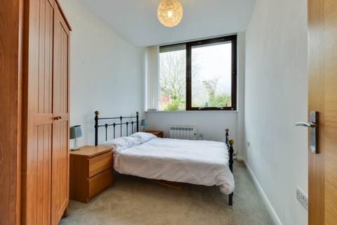 4, Avebury House Bentham Close, Swindon, SN5 7FS