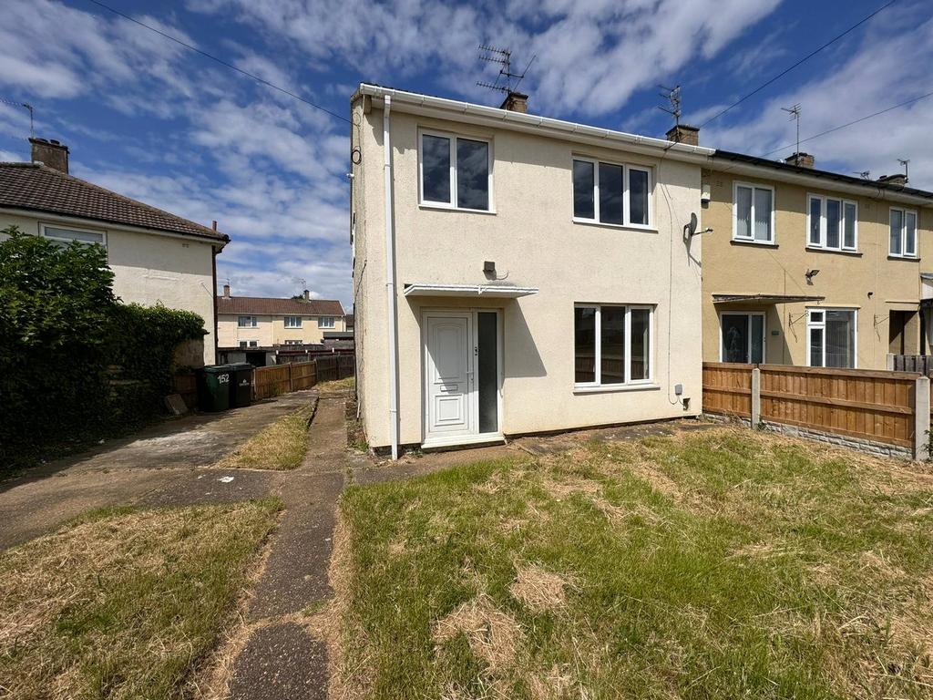 Petersgate, Scawthorpe, Doncaster, DN5 3 bed semidetached house £825
