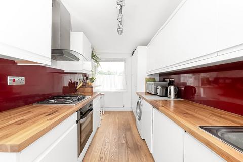 3 bedroom apartment for sale, Priory Crescent, London, SE19