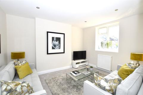 2 bedroom apartment to rent, Rockmount Road, London, SE19