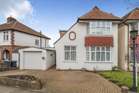 3 bedroom detached house for sale, Brockenhurst Avenue, Worcester Park KT4