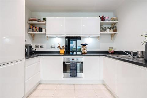 1 bedroom apartment for sale, Apple Yard, London