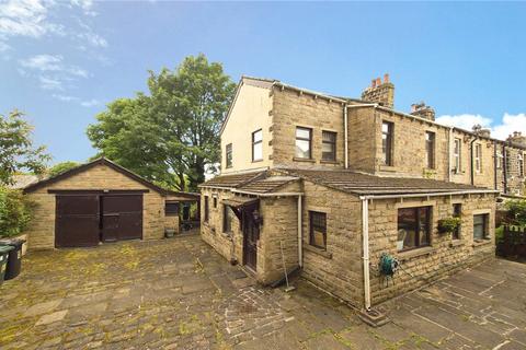 4 bedroom end of terrace house for sale, Larkfield Terrace, Keighley, West Yorkshire, BD21