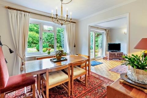 14 Leycester Close, Windlesham, GU20 6JR