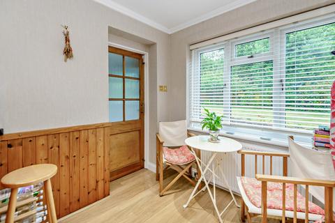 14 Leycester Close, Windlesham, GU20 6JR