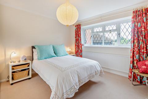 14 Leycester Close, Windlesham, GU20 6JR