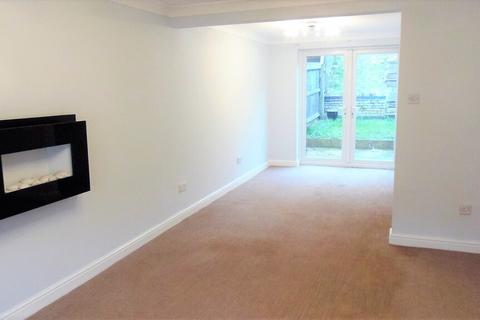 3 bedroom detached house to rent, Claygate, Carlton, Nottingham, NG3 6JX