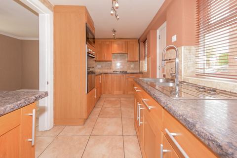 3 bedroom semi-detached house for sale, Hesketh Avenue, Tingley, Wakefield