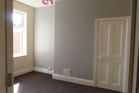 3 bedroom terraced house to rent, Convamore Road, Grimsby