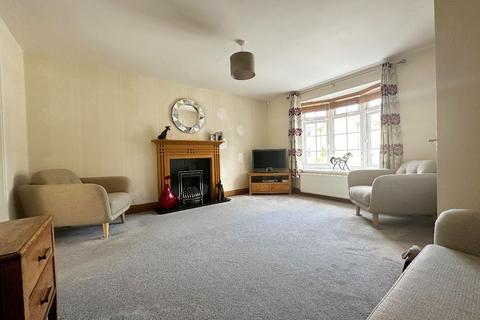 1 Greenway, Warwick, CV34 5SG
