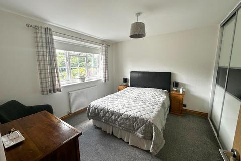 1 Greenway, Warwick, CV34 5SG