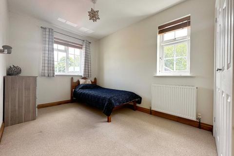 1 Greenway, Warwick, CV34 5SG